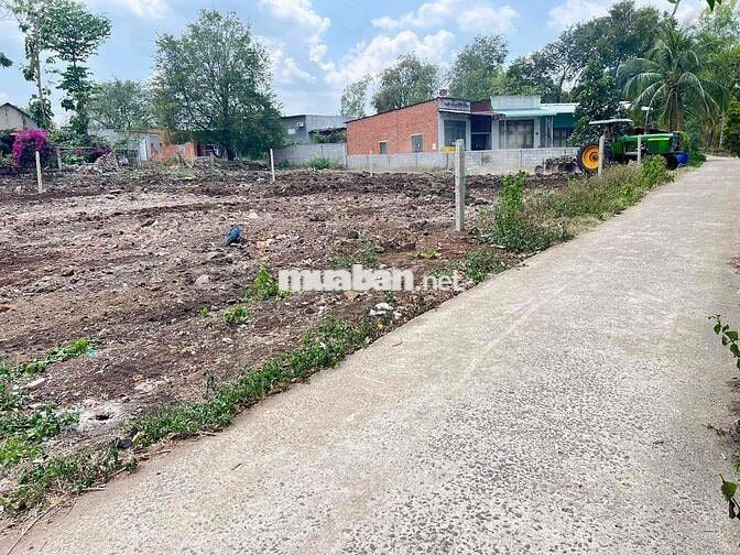 đất chính chủ. 10m dài 35 nở hậu