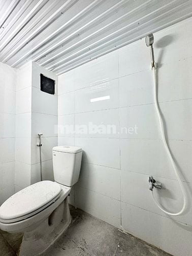 Gần ngã 4 Thủ Đức, khu CNC, Phòng mới xây 100% khai trương,có máy lạnh