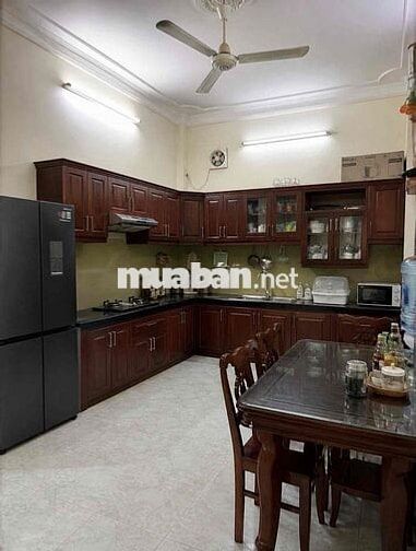 Gần trường - chợ, nhà Xóm Đất 3T - 63m2, ngang 5m. 10.3 tỷ