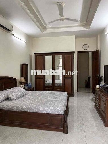 Gần trường - chợ, nhà Xóm Đất 3T - 63m2, ngang 5m. 10.3 tỷ