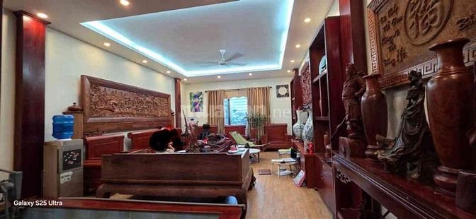 Cần Bán Căn nhà mặt phố. Được chủ nhà thiết kế sang trọng lịch lãm.