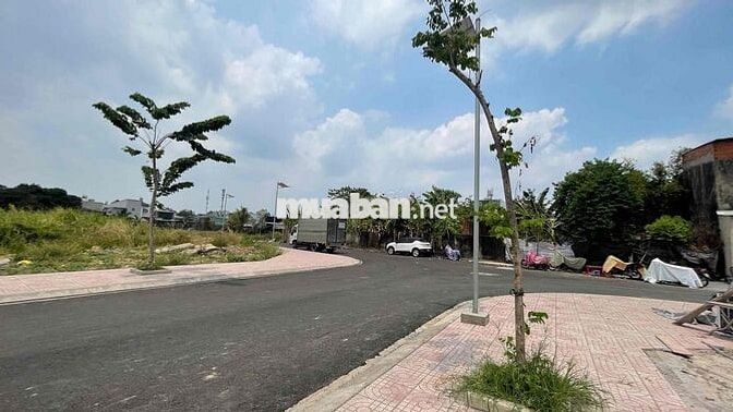 Bán đất mặt tiền nhựa gần chợ Hóc Môn Tphcm (c38)
