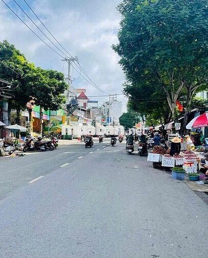 Bán nhà cấp 4 mặt tiền chợ Trần thi cờ , p. thới an ,Q12, dt :5+25 ,
