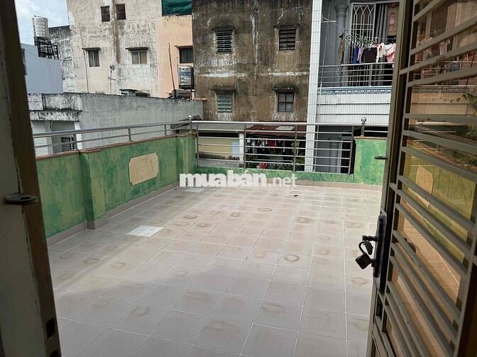 cho thuê nhà 1 trệt 2 lầu 1 sân thượng đường Phạm Đình Hổ Q6