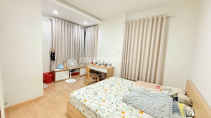 Bán căn góc 2PN 2WC DT: 84m2, tầng 7, Era Town Đức Khải, Q7, HCM