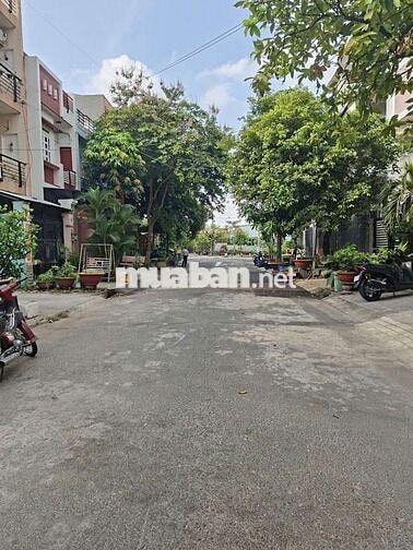Cần Bán Gấp Lô Đất Khu 10ha .DƯƠNG THị Giang DT 4 x 17,5 giá 6 tỷ 350