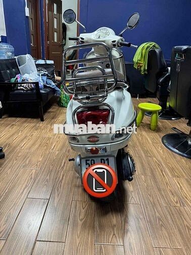 Piaggio Vespa 2012 Trắng