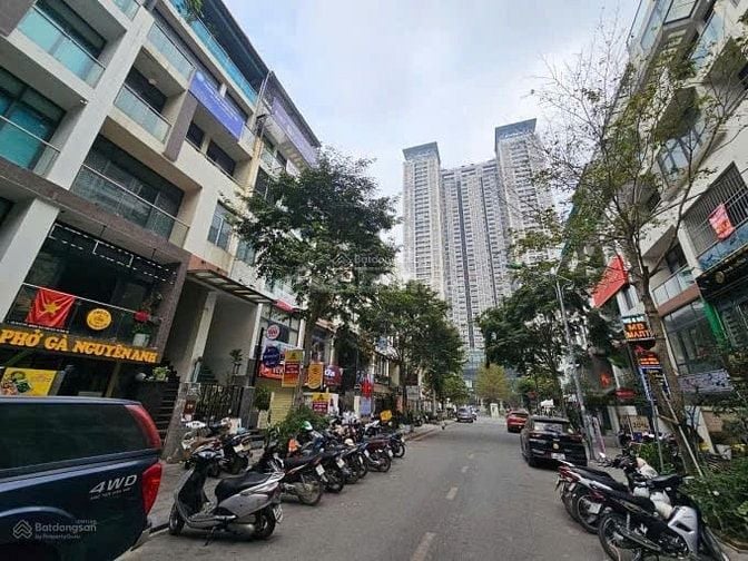 Bán nhà mặt phố Nguyễn Như Uyên - Nguyễn Chánh, 96m dòng tiền 600tr