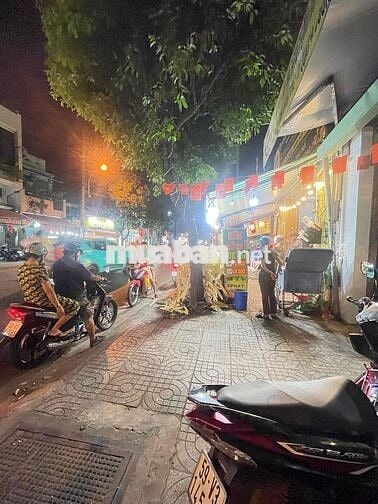 CHO THUÊ MẶT BẰNG LỀ 4m Ở LẠI ĐƯỢC