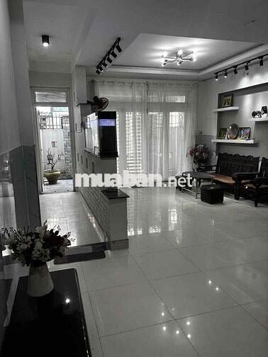 Cho thuê nhà nguyên căn 2 tầng, 2 phòng ngủ