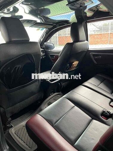Toyota Fortuner Legender 2021 Bạc
