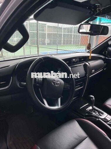 Toyota Fortuner Legender 2021 Bạc
