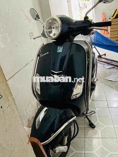 Piaggio Vespa màu Xanh đậm
