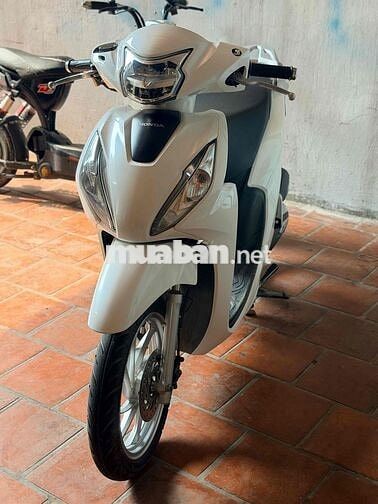 Honda Vision Trắng