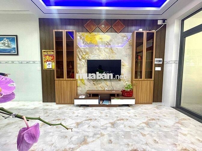 CHO THUÊ NHÀ NGUYÊN CĂN 4 TẦNG CÓ THANG MÁY NAM NHA TRANG GIÁ 25 TRIỆU