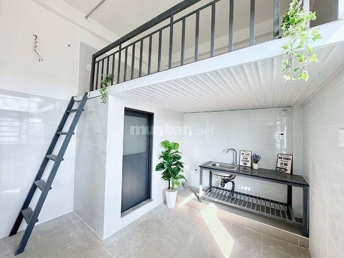 Phòng mới xây xong ngay Đỗ Xuân Hợp, gần CĐ Công Thương, có máy lạnh