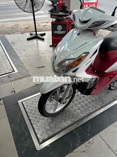 Yamaha Luvias Đỏ trắng