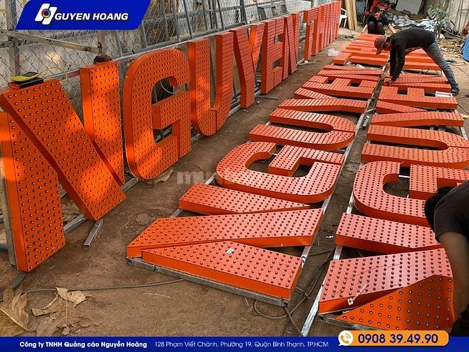 02 Thợ chính + 02 Thợ phụ làm biển Quảng Cáo -  Bình Thạnh