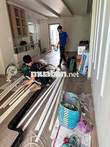 Tuyển thợ và phụ thi công phào chỉ Pu.Ps