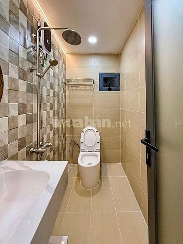 Nhà Dt 60m Đất Giá chỉ 6ty55 kế bên Q1, 4PN có phòng ngủ dưới trệt 