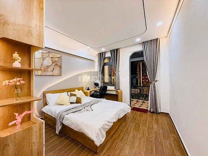 Nhà Dt 60m Đất Giá chỉ 6ty55 kế bên Q1, 4PN có phòng ngủ dưới trệt 