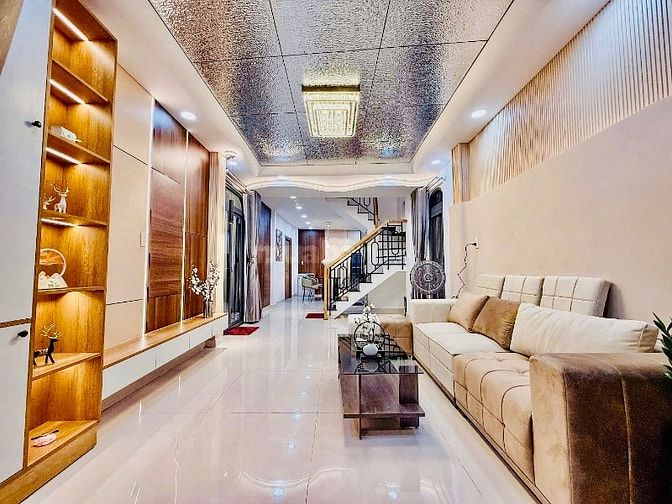 Nhà Dt 60m Đất Giá chỉ 6ty55 kế bên Q1, 4PN có phòng ngủ dưới trệt 