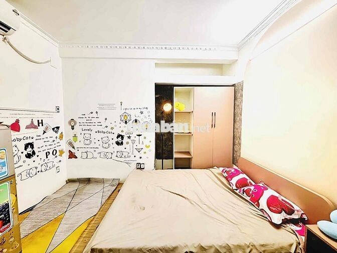 Studio ngay vòng xoay Lê Đại Hành