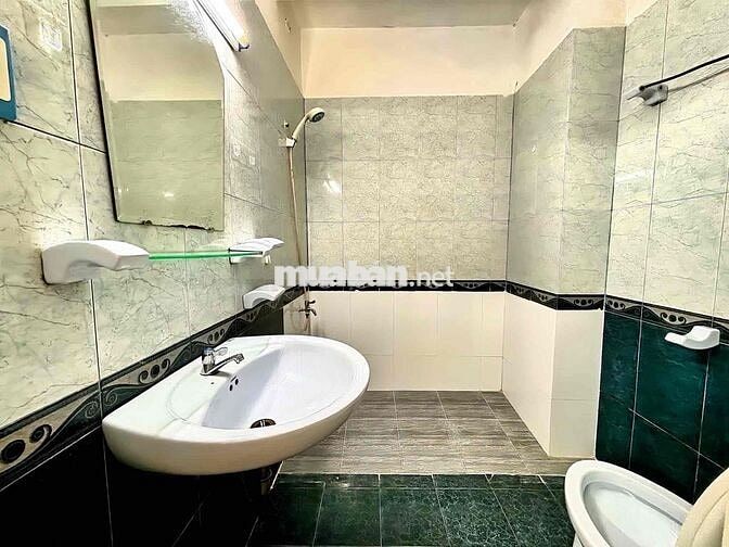 Studio ngay vòng xoay Lê Đại Hành