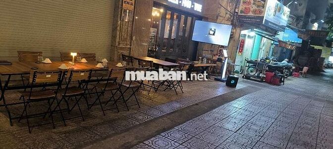 Tuyển dụng Nhân viên Phục Vụ và Bảo vệ Nhà hàng 