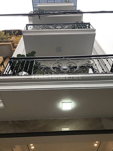 Phố Ngọc Lâm – Long Biên ÔTO – 81 M2 – 6 T – MT 4.8 M – Giá 21.3 Tỷ.