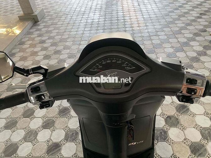 Piaggio Vespa Sprint 125 ABS 2024 Xám 5.500km
