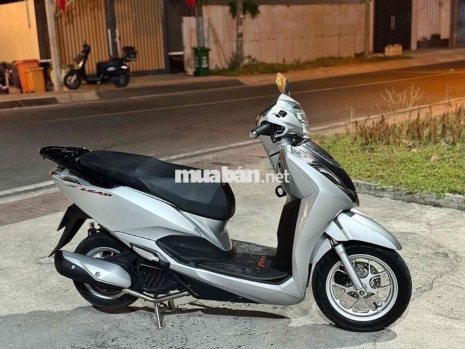 Honda Lead Bạc 4 val Tự động