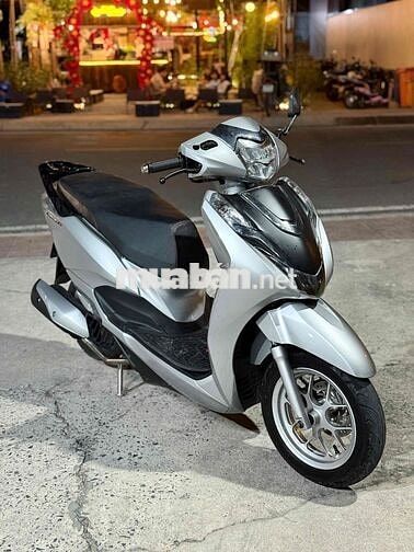 Honda Lead Bạc 4 val Tự động