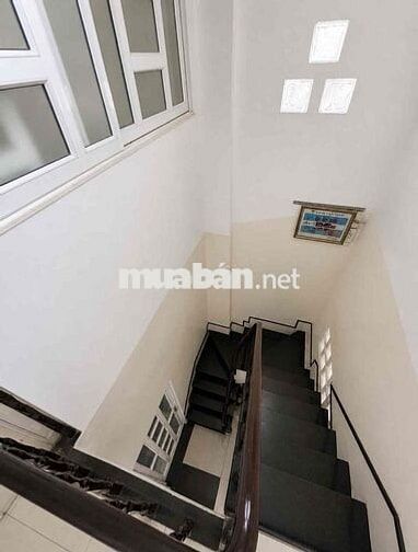 Nhà Lạc Long Quân 3T, hẻm 6m thông 32m2. Chỉ 6.5 tỷ. Ở - cho thuê KD