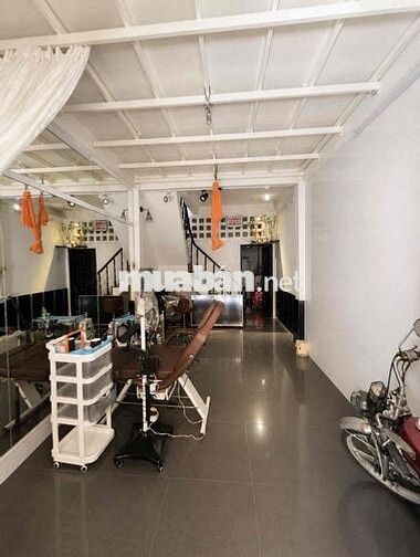 Nhà Lạc Long Quân 3T, hẻm 6m thông 32m2. Chỉ 6.5 tỷ. Ở - cho thuê KD