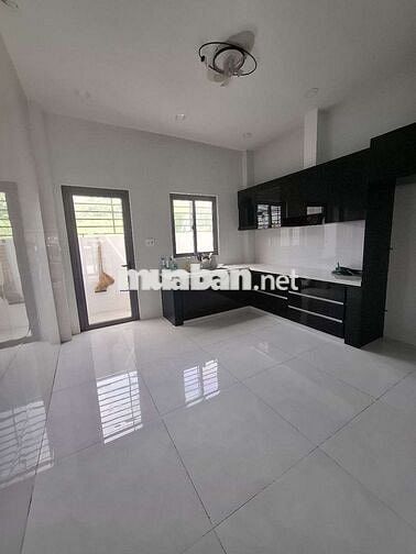 Nhà nguyên căn 3,5 tấm 4×23 , 4pn+5wc hồ học lãm- Bình tân.
