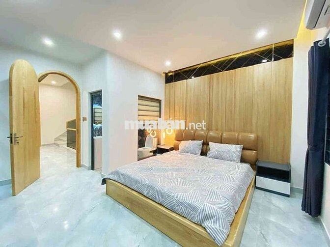 Bán nhà 3 tầng xây mới 100% mặt MT Lê Thiệt, Hòa Minh, Đà Nẵng