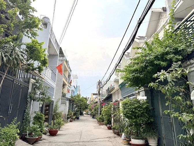 Nhà đẹp 4x15m Thạnh Lộc 22, Q12 – Hẻm 6m thông, xe hơi vào tận nhà