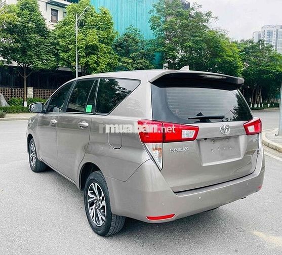 Toyota Innova 2021 2.0E MT màu Nâu Đồng