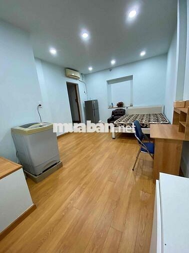 cho nữ thuê phòng mặt tiền Huỳnh Văn Bánh Phú Nhuận