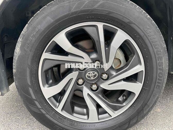 Toyota Innova 2021 2.0E MT màu Nâu Đồng