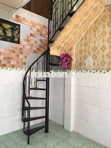 Cho thuê nhà đường 8, P. Linh Tây, kế học viện tư pháp