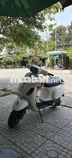 Piaggio Vespa 125 Trắng