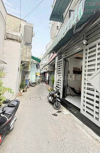 Nhà mới ở liền trệt lầu 4,4 x 8,2 pn 2wc sổ hồng riêng KDC HIÊN HỮU