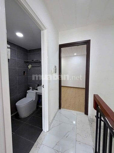 Nhà mới ở liền trệt lầu 4,4 x 8,2 pn 2wc sổ hồng riêng KDC HIÊN HỮU