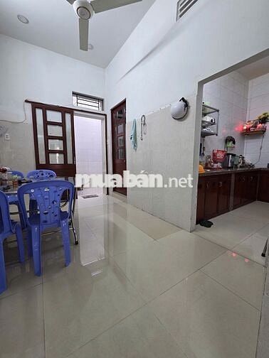 CHO THUÊ NHÀ NGUYÊN CĂN MẶT TIỀN ĐƯỜNG 2/4 GIÁ RẺ