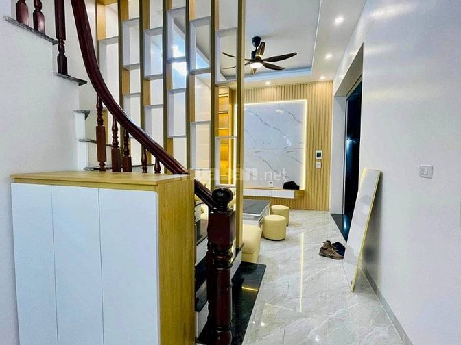Bán Nhà Giải Phóng, Hoàng Mai 39m, 5 tầng, mt 10m, giá 6.8 tỷ.