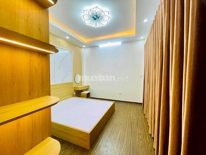 Bán Nhà Giải Phóng, Hoàng Mai 39m, 5 tầng, mt 10m, giá 6.8 tỷ.