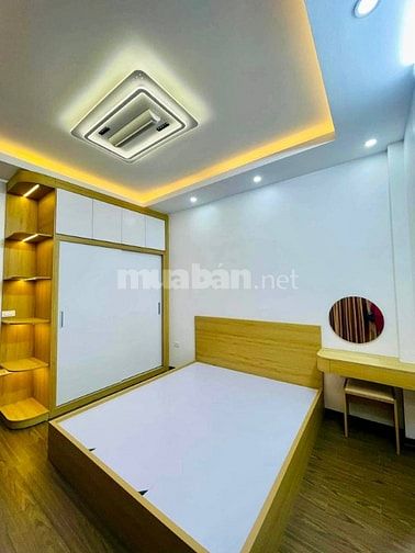 Bán Nhà Giải Phóng, Hoàng Mai 39m, 5 tầng, mt 10m, giá 6.8 tỷ.