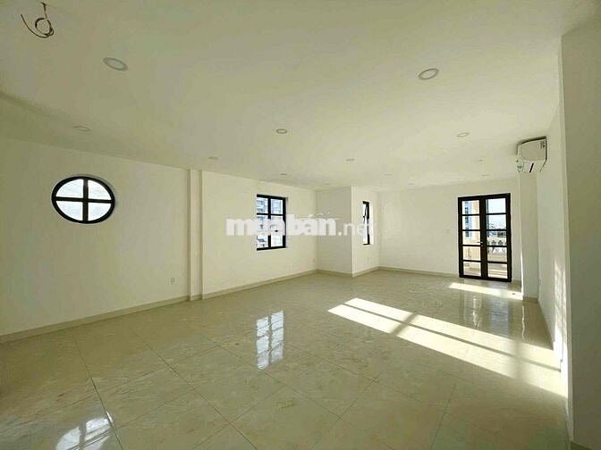 VĂN PHÒNG SÀN SUỐT 100M2 CÓ THANG MÁY